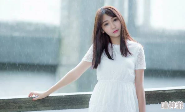 女同做酱酱酿酿水声，展现了她们之间细腻的情感交流与默契，仿佛在诉说着无言的爱意与温暖