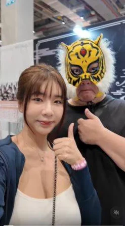吴梦梦到粉丝家实战kpd，展现真实互动与游戏技巧，引发网友热议和关注