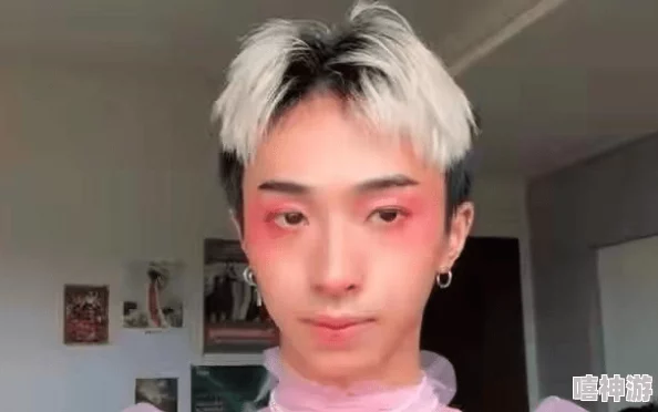 云悠悠翻白眼流口水流眼泪，竟因与神秘男友约会被拍到，引发网友热议和猜测！