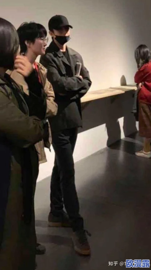 男生把坤坤伸进女生的桃桃里,这个标题引发了人们对性别关系和社会文化现象的深思与讨论 男生把坤坤伸进女生的桃桃里,这个标题引发了人们对性别关系和社会文化现象的深思与讨论