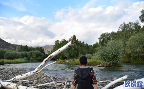 东北48岁这声音也没谁了,听她唱歌仿佛回到了青春的岁月,感受那份独特的情感与力量 东北48岁这声音也没谁了,听她唱歌仿佛回到了青春的岁月,感受那份独特的情感与力量