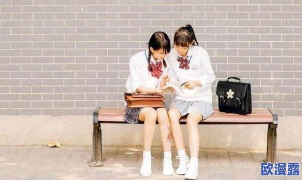 男生女生唧唧桶唧唧t威噜噜：校园内外热议，青春潮流引发的狂欢与争议！