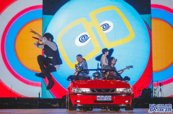 家庭乱小说五月天：当爱情与亲情交织，生活的琐碎与激情碰撞出怎样的火花？