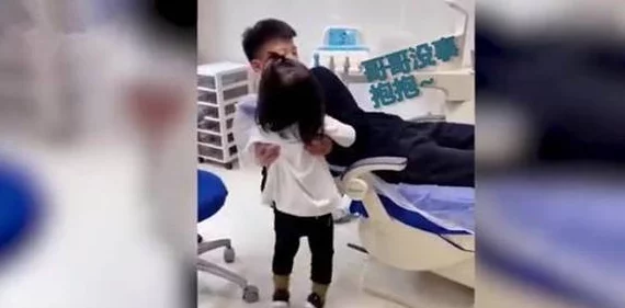 日韩呦幼爱爱：年轻情侣间的甜蜜互动引发热议，网友纷纷分享自己的恋爱故事与感受！