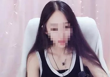 美女喷白浆视频：最新动态揭示了这一领域的热门趋势与观众反响，吸引了大量网友的关注与讨论