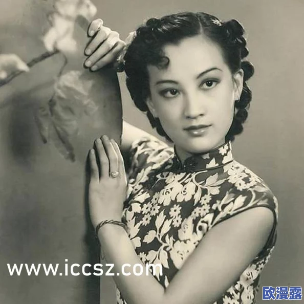 美女老师的诱惑：校园内外引发热议，师生关系再度成为社会关注焦点，讨论教育与道德界限