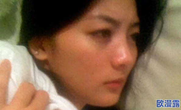 美女被狂c：近日，一段关于美女在派对上被疯狂追求的视频引发热议，网友们纷纷讨论其背后的故事与影响