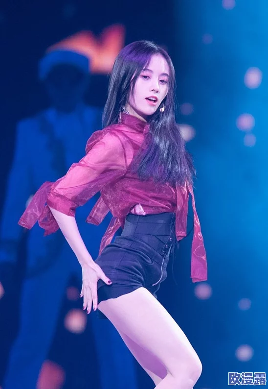 日本一级淫片情欲电车观看，网友纷纷表示这种内容影响青少年心理健康，应加强监管与引导