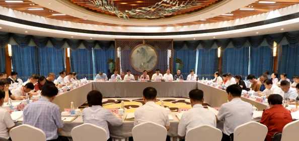 香港三级做爰在线播放：最新动态显示该平台持续更新内容，吸引了大量观众关注与讨论