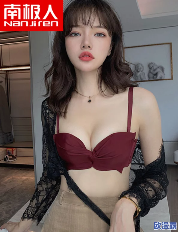 91九色丨porny丨制服：最新动态揭示了该平台在内容更新和用户互动方面的显著提升，吸引了更多年轻用户的关注