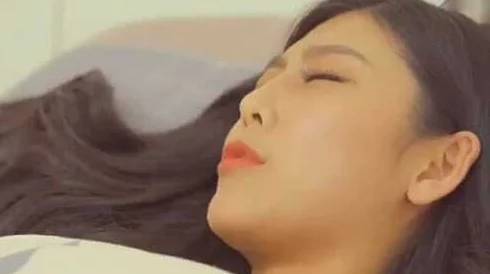 舔女生视频在线：最新动态与热门视频分享，带你了解当下最受欢迎的内容和趋势