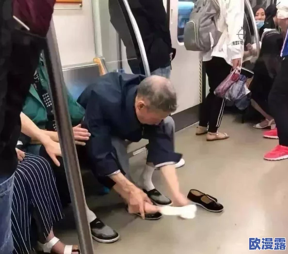 白丝警花坐我腿上娇喘,近日在社交媒体引发热议,网友们纷纷讨论这一画面背后的故事与情感 白丝警花坐我腿上娇喘,近日在社交媒体引发热议,网友们纷纷讨论这一画面背后的故事与情感