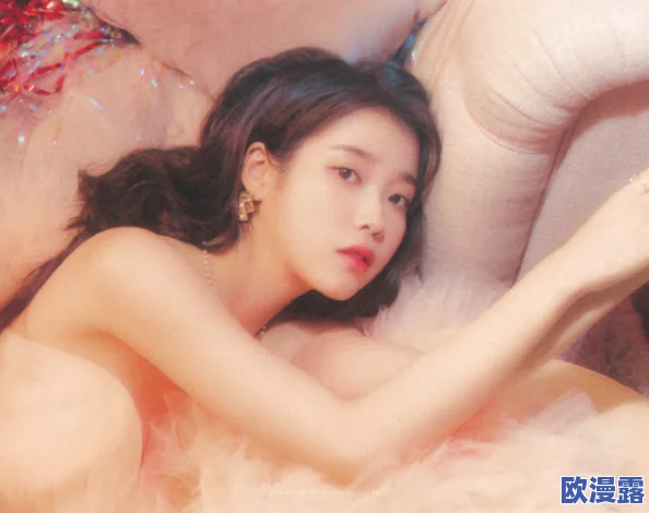白丝美女在夜色中被调戏,羞羞的粉色梦境让人心跳加速,探索禁忌与欲望的交织之旅 白丝美女在夜色中被调戏,羞羞的粉色梦境让人心跳加速,探索禁忌与欲望的交织之旅