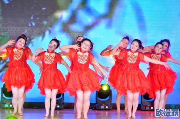 可乐操丁香：一场燃爆全场的音乐盛宴，激情四溢引发热潮！