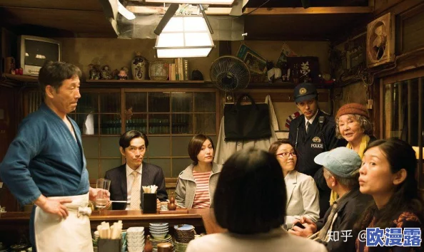 探索日本午夜文化的魅力：从独特的电影艺术到深夜食堂的美味体验