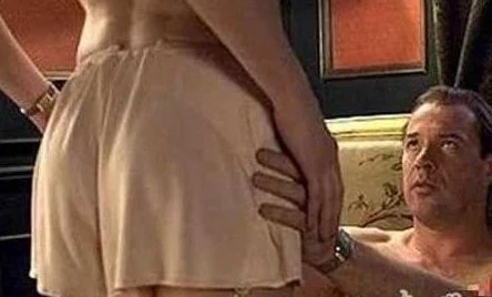 纲手脚法娴熟腿法精湛，真是让人叹为观止，她的技艺令人佩服不已！