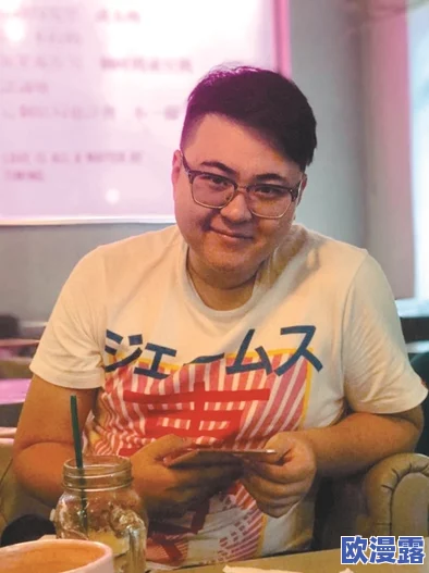 穿越需要jy才能活沈芙，这个设定真是让人感到新奇又有趣，期待后续发展！