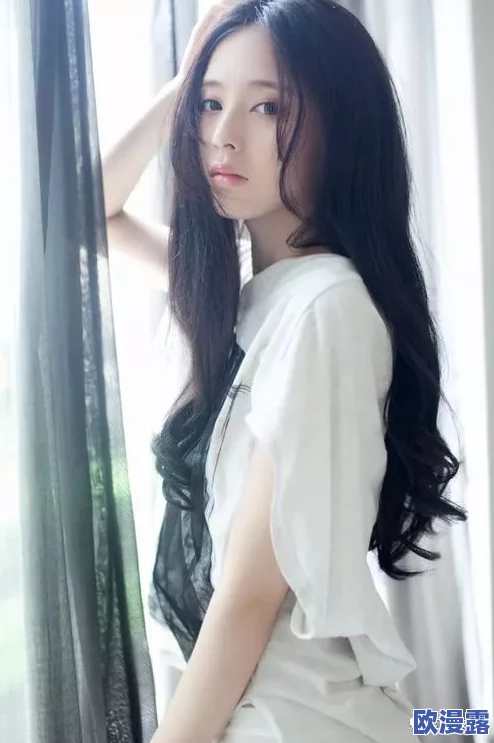 白丝校花被啪到娇喘不停小说，情节设定很吸引人，角色塑造也相当出色