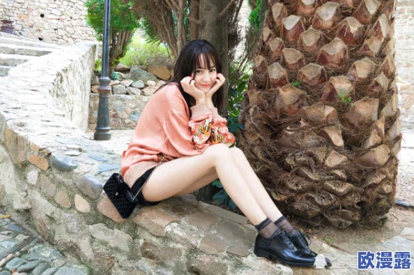 美女视频黄频a免费网友认为该内容过于低俗，影响青少年价值观，希望能加强监管和引导，倡导健康的网络环境