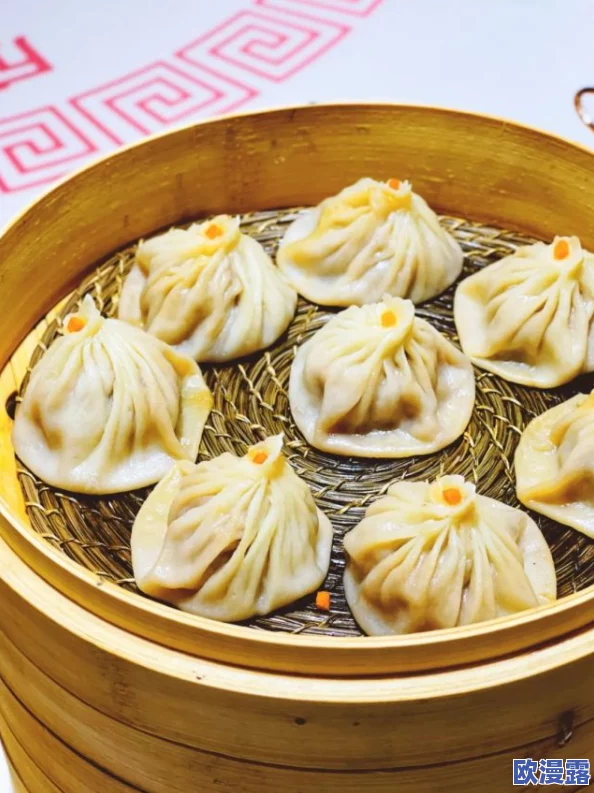 老师喂我吃她的奶水脱她胸罩惊爆内幕曝光竟是为了帮助我克服心理障碍引发全校热议