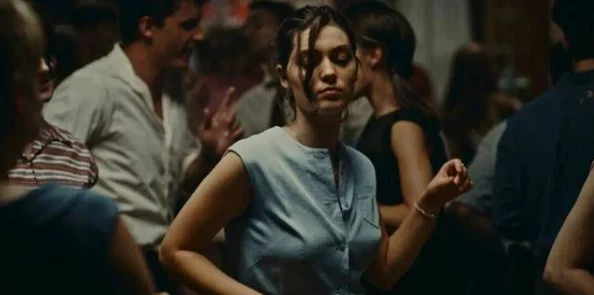 法国饥欲之妇未删减完整版引发热议观众对影片内容和表现手法的讨论持续升温成为社交媒体热门话题 法国饥欲之妇未删减完整版引发热议观众对影片内容和表现手法的讨论持续升温成为社交媒体热门话题